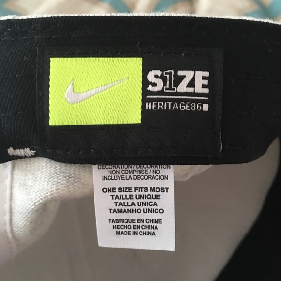 Nike Sportwear Heritage 86 Washed Futura Metal Hat - Picture 4 of 4